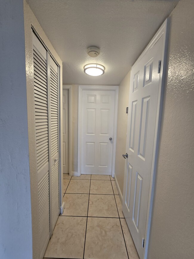 Building Photo - 28021 SW 142nd Ct