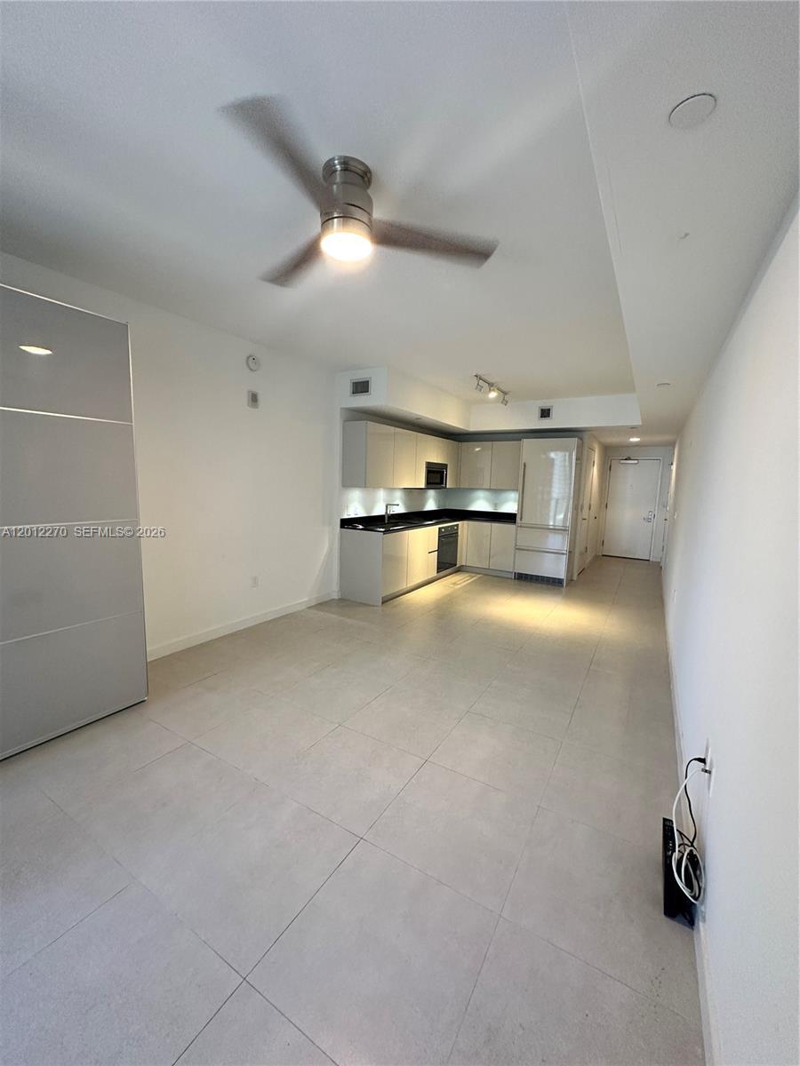 Building Photo - 1010 Brickell Ave
