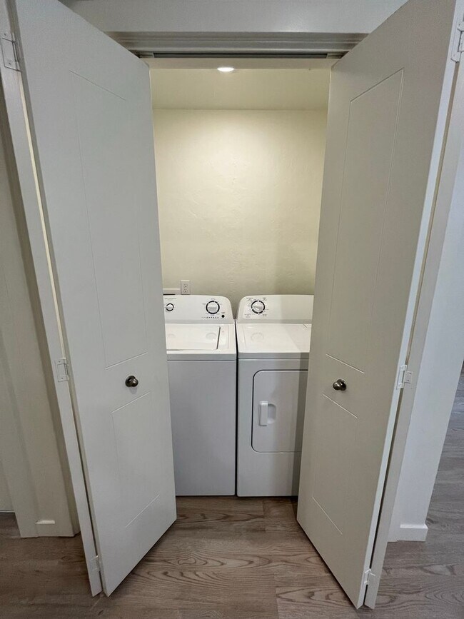 Building Photo - 4617 Lexington Sky Lane-304