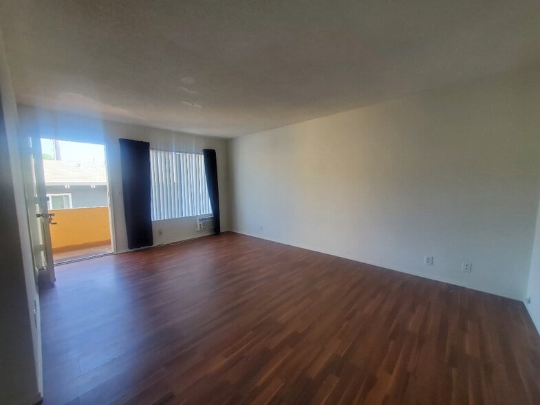 Building Photo - 1745 Colby Ave