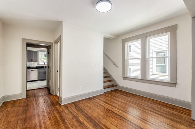 Building Photo - 289 Brehl Ave