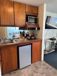 Building Photo - Waikiki Marina Studio with Ocean Views
