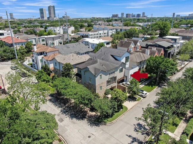 Building Photo - 2101 Elmen St
