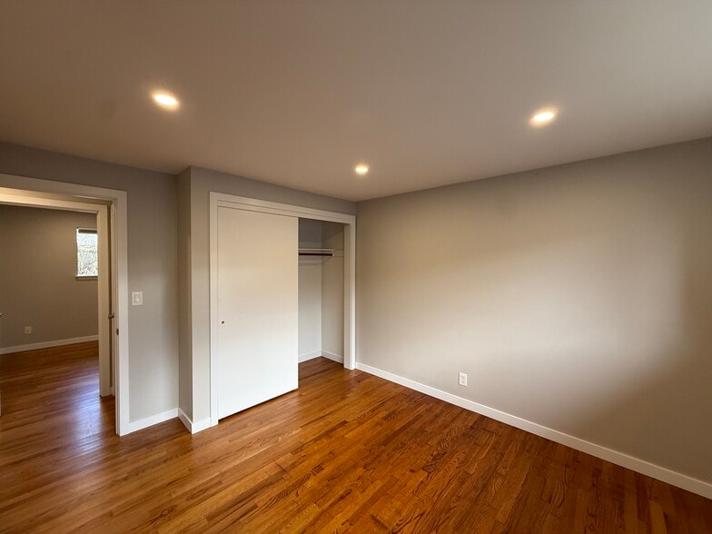 Building Photo - 20930 2nd Ave S