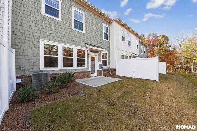 Building Photo - Spacious 3BR Townhome in Matthews