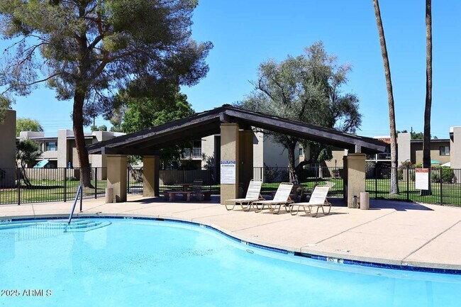 Building Photo - 4201 E Camelback Rd