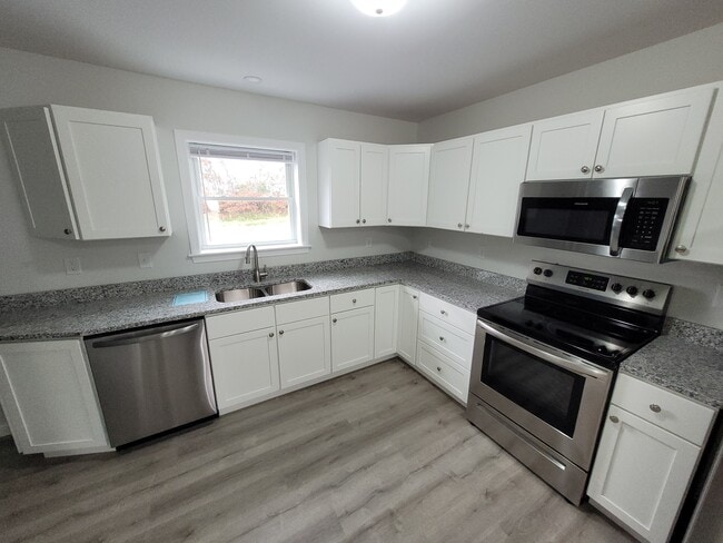 Building Photo - 4 Juniper Ln