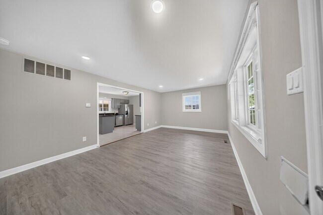 Building Photo - 415 Shabbona Dr