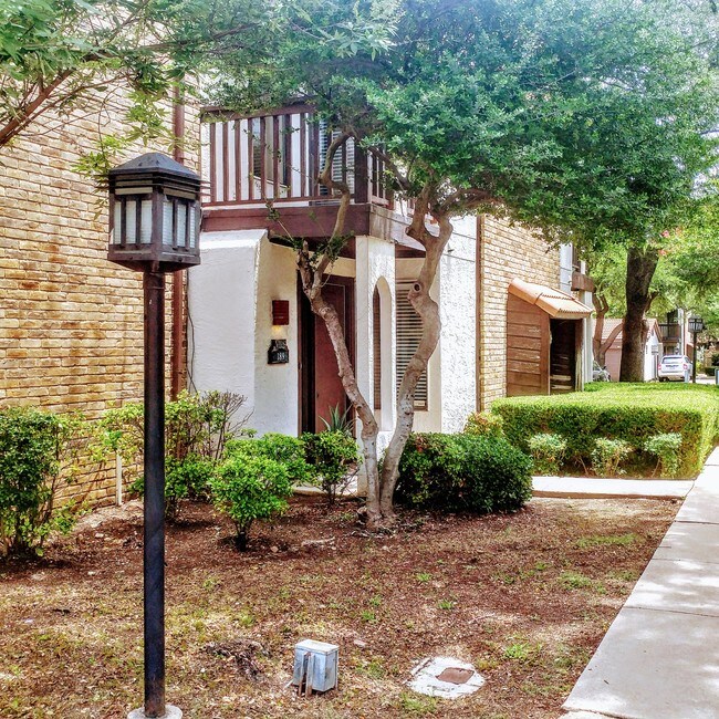 Building Photo - 18040 Midway Rd