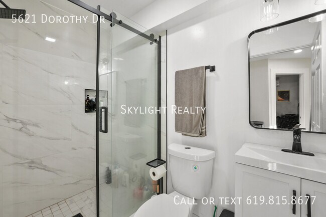 Building Photo - 5621 Dorothy Dr