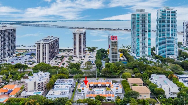 Building Photo - 1990 Brickell Ave