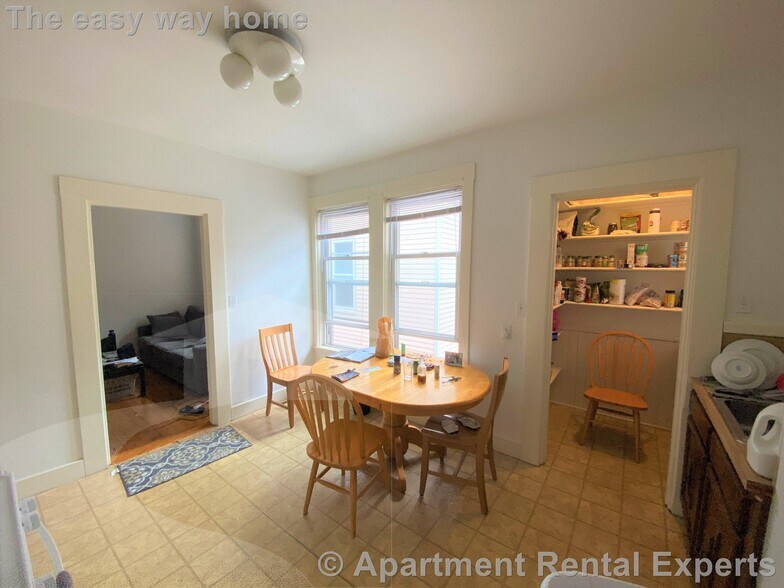 Building Photo - 250 Beacon St