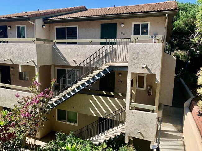 Building Photo - Beautiful 2 bed 2 bath Condo Located in North Park
