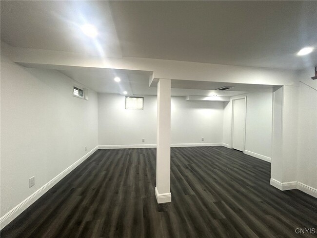 Building Photo - 810 Cosby Rd