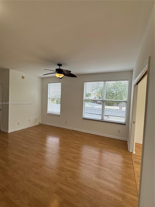 Building Photo - 4215 Sheridan Ave