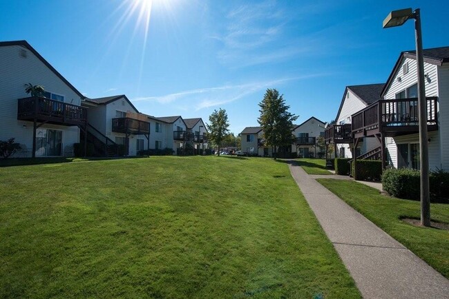 Building Photo - 1001 NE Briarcreek Way
