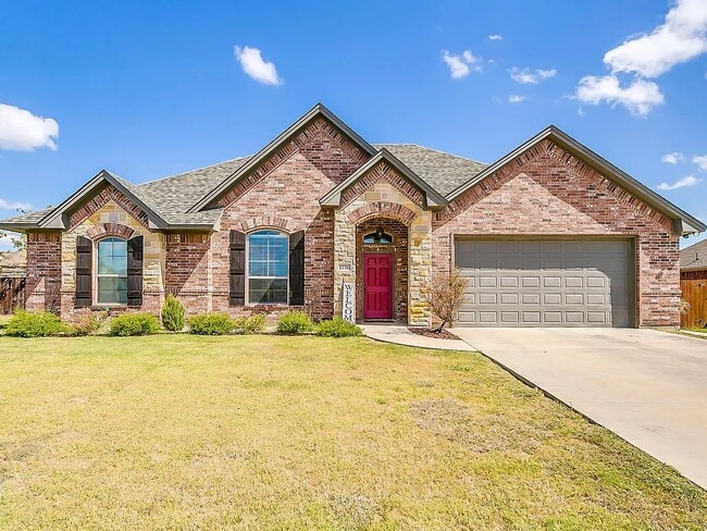 Building Photo - 1716 Lakeway Dr