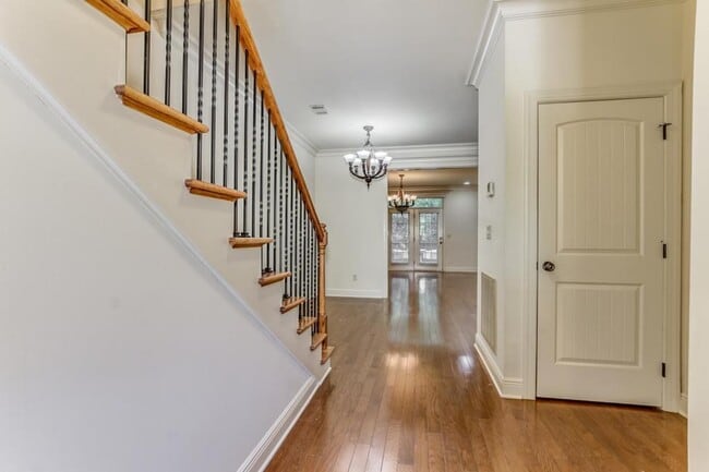 Building Photo - 2800 Belle Chase Ln