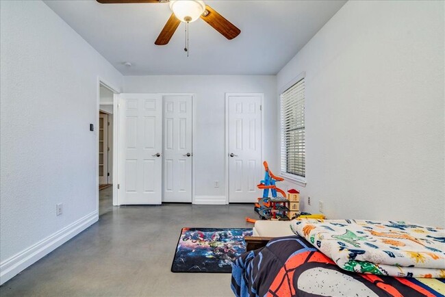 Building Photo - 8518 Fathom Cir