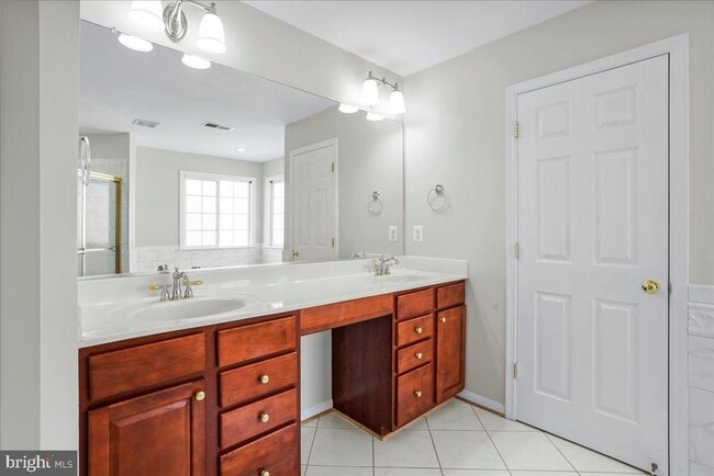 Building Photo - 319 Morlyn Dr