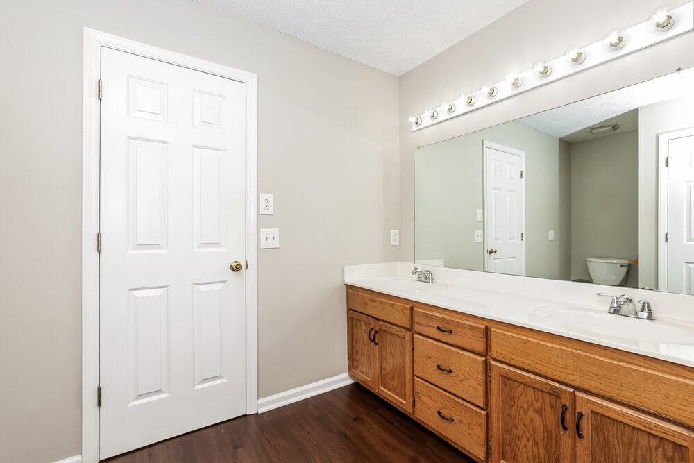 Building Photo - 2411 Amber Glen Dr