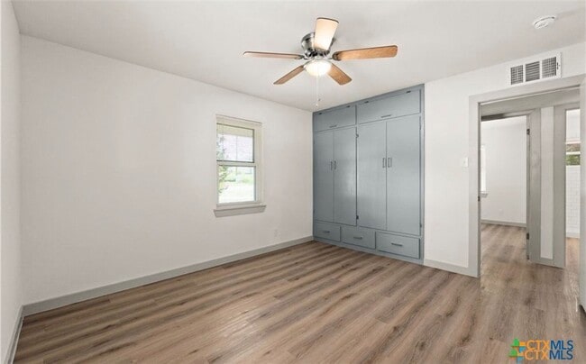 Building Photo - 2109 W Avenue B