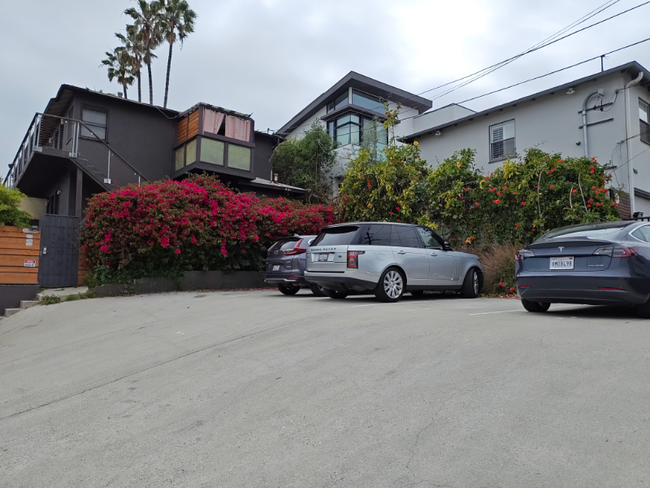 Building Photo - 250 3rd Ave