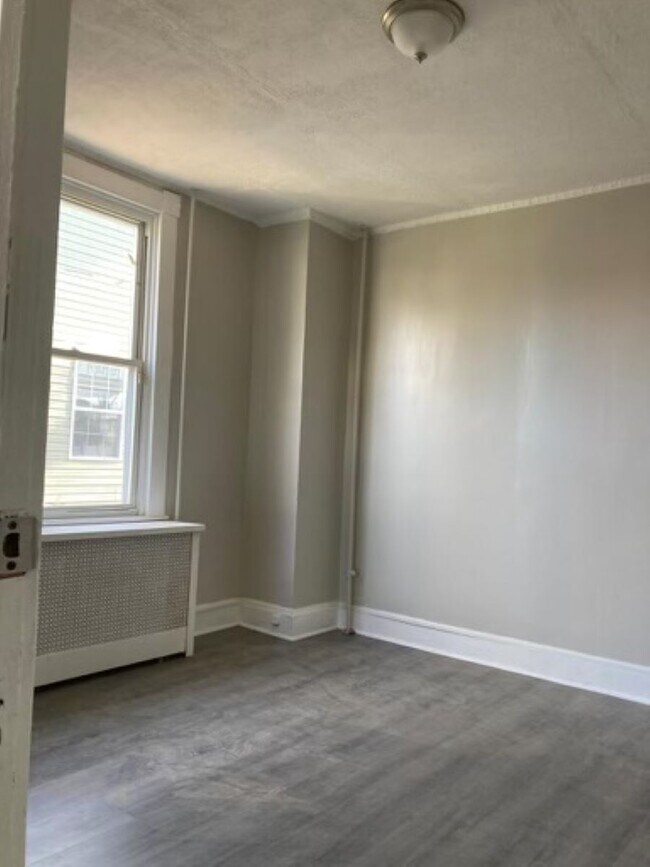 Building Photo - 3608 Howard Park Ave