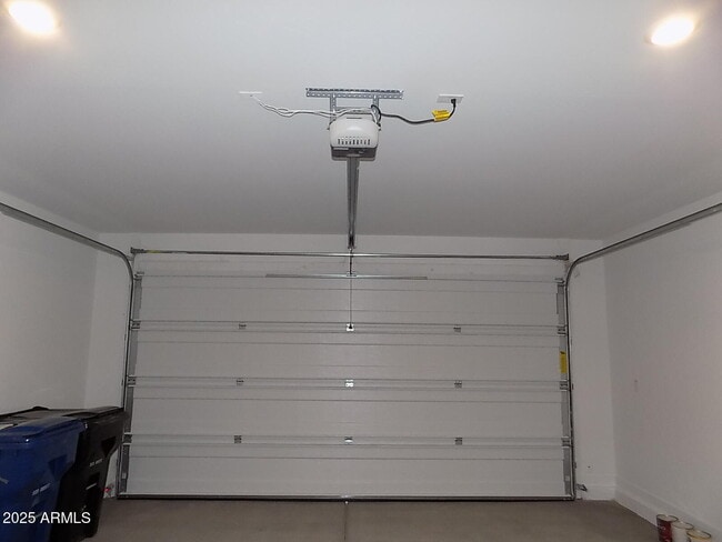 Building Photo - 1159 E Sabino Dr