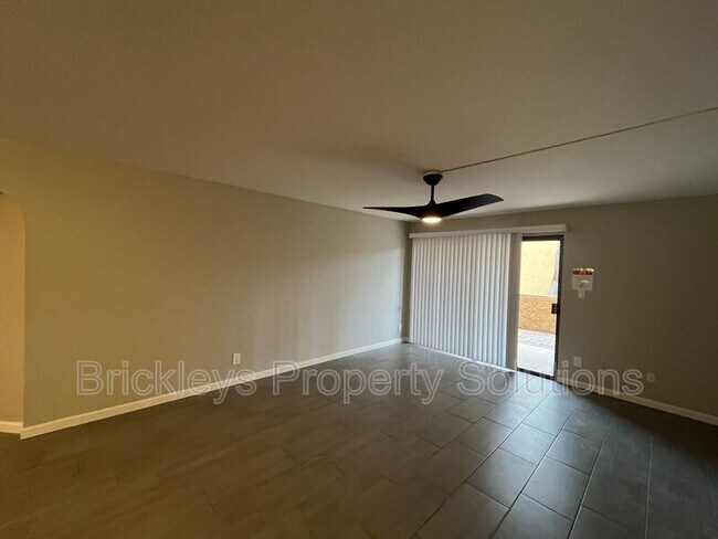 Building Photo - 8500 E Indian School Rd