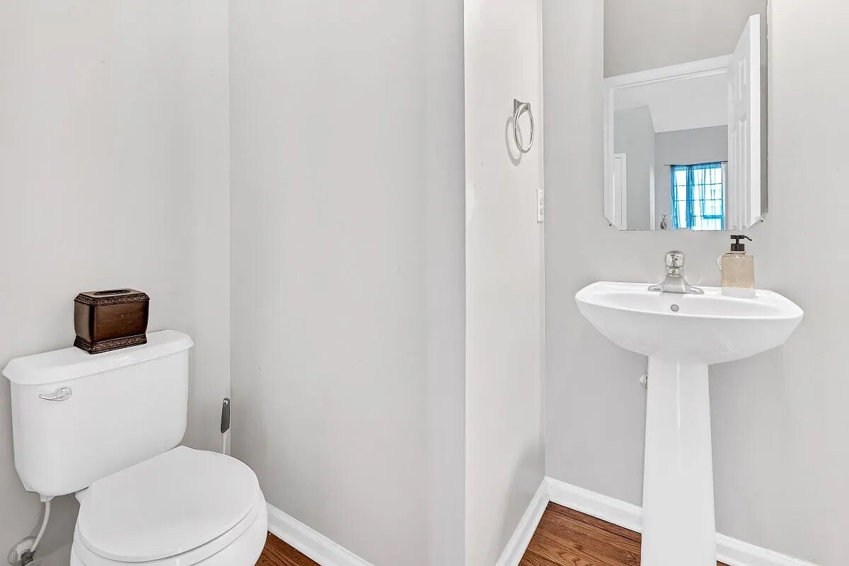 Building Photo - Room in House on Stonewood Pines Dr