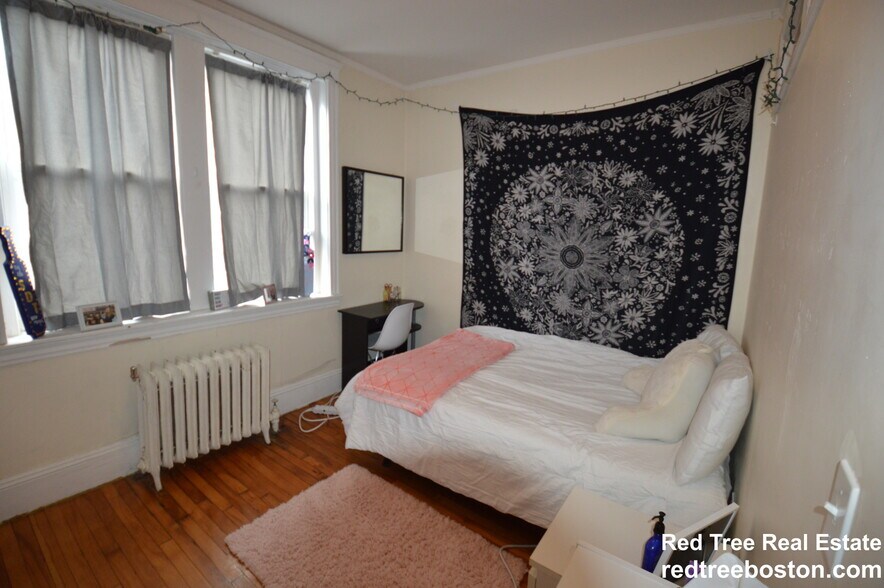 Building Photo - 62 Egmont