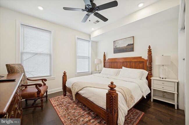 Building Photo - 3958 Mt Vernon St