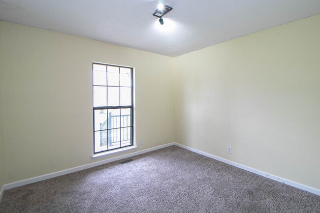 Building Photo - 329 Northridge Dr