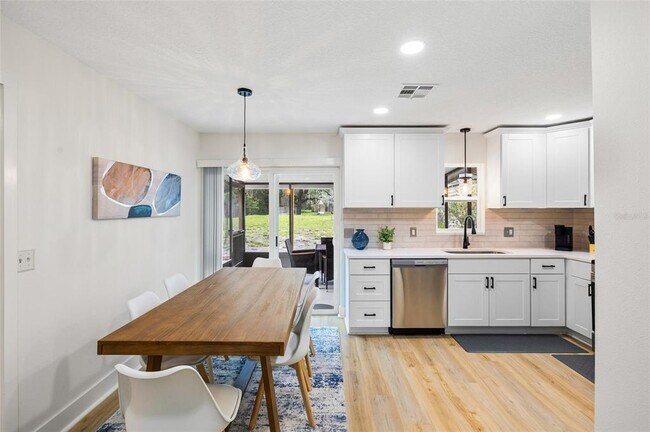 Building Photo - 34807 Evergreen Way