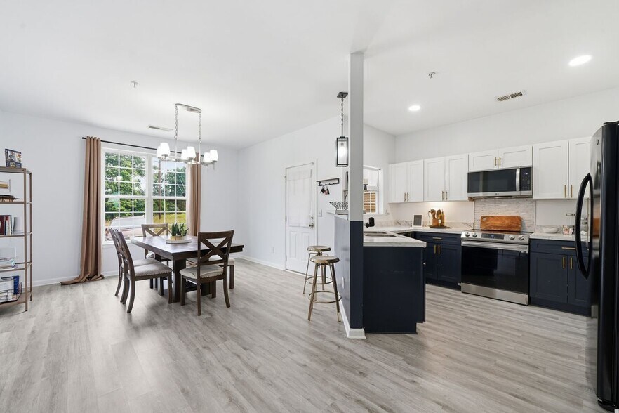Building Photo - 166 Odyssey Turn NW