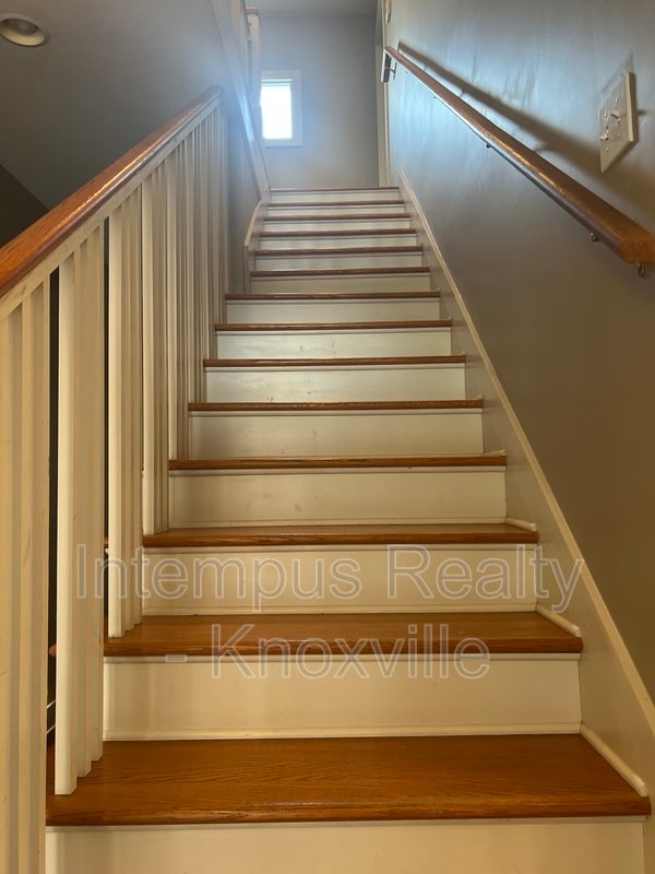 Building Photo - 229 Deaderick Ave