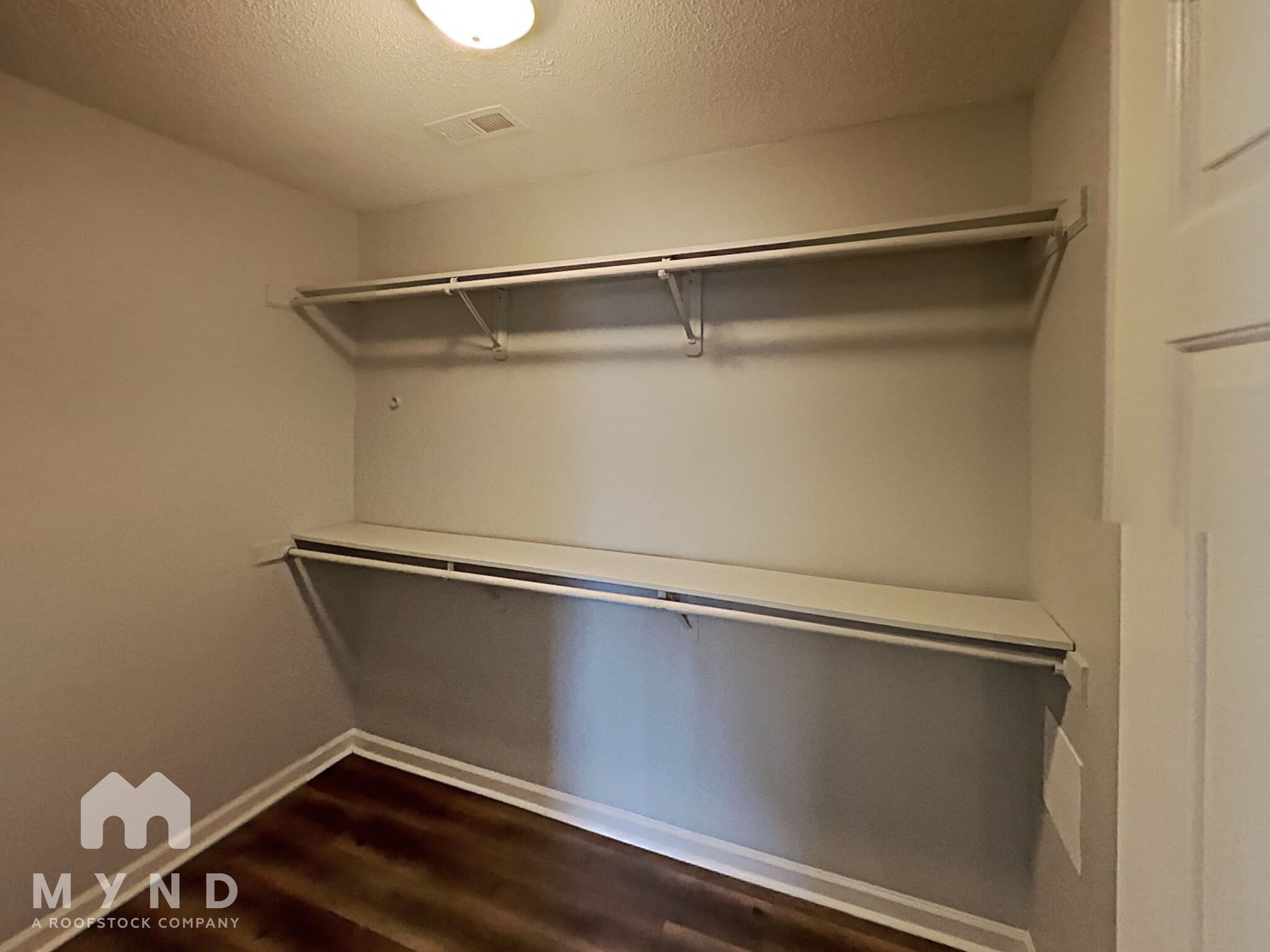 Building Photo - 6 Yorkfield Ct