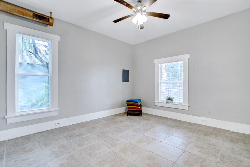 Building Photo - 438 Pruitt Ave