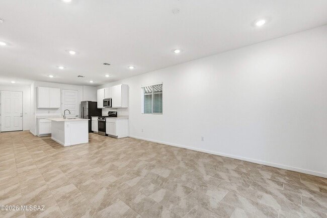 Building Photo - 8774 S Cir. Generoso