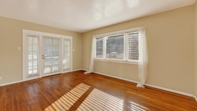 Building Photo - Wonderful Two Bedroom Home for Rent Long Beach