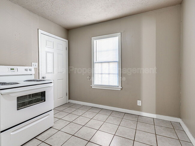 Building Photo - 4001 N Rockwell Ave