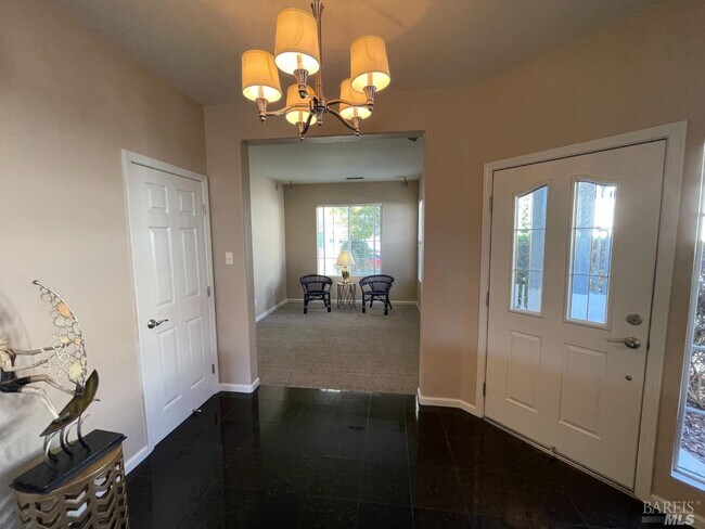 Building Photo - 206 Cedar Ridge Dr