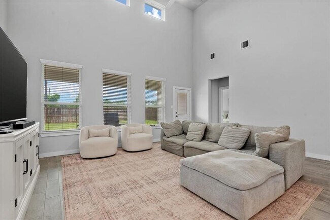 Building Photo - 15815 Eastern Meadowlark Wy