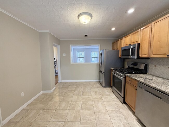 Building Photo - 7 Whitman Ave