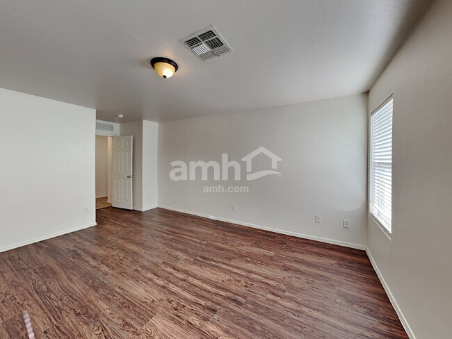 Building Photo - 15104 N 156th Ln
