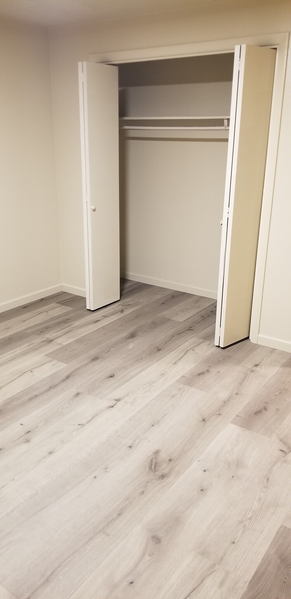 Building Photo - 3070 Eccles Ave