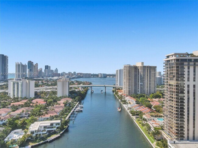 Building Photo - 19667 Turnberry Way