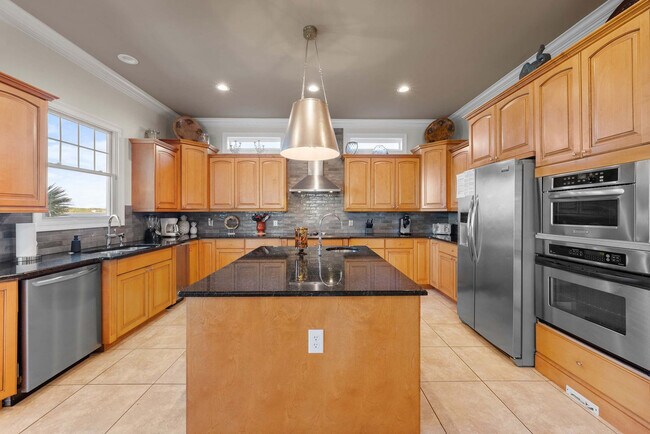 Building Photo - 3204 Sand Dollar Ln