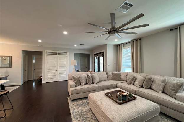 Building Photo - 8618 Valley Song Dr